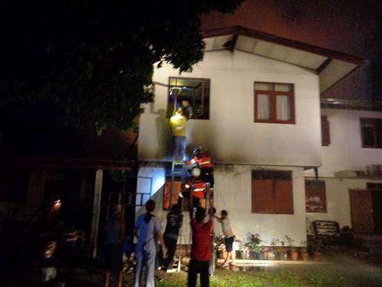 สลด ไฟไหม้หอพักโรงเรียนพิทักษ์เกียรติวิทยา เชียงราย ตาย 17 ศพ สลด ไฟไหม้หอพักโรงเรียนพิทักษ์เกียรติวิทยา เชียงราย ตาย 17 ศพ