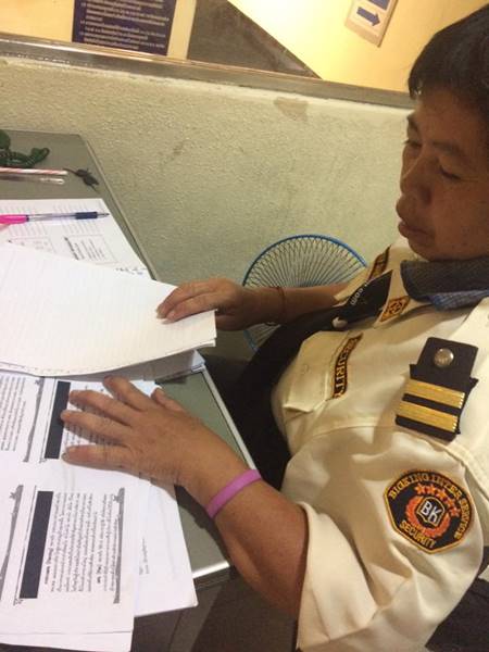 ชื่นชม คุณป้า รปภ. สุดขยัน อ่านหนังสือสอบมหาวิทยาลัยชั้นปี 3 ชื่นชม คุณป้า รปภ. สุดขยัน อ่านหนังสือสอบมหาวิทยาลัยชั้นปี 3