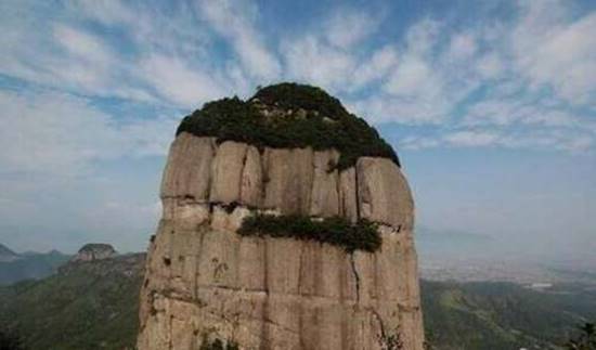 สาวเล่นใหญ่ปีนผาวาดรูปหนุ่มที่หลงรัก เด่นสง่ามาแต่ไกล สาวเล่นใหญ่ปีนผาวาดรูปหนุ่มที่หลงรัก เด่นสง่ามาแต่ไกล