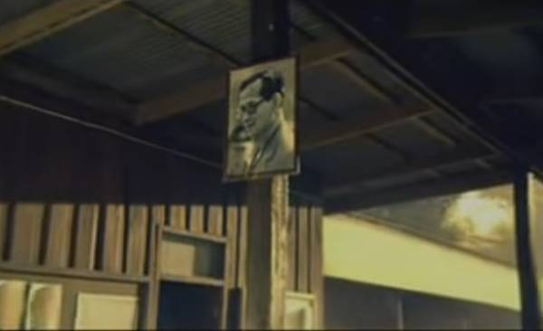 ข้าวผัดไข่ 1 จาน ของในหลวง ต้นแบบปรัชญาพอเพียง เรื่องเล่าจาก ดร.สุเมธ ข้าวผัดไข่ 1 จาน ของในหลวง ต้นแบบปรัชญาพอเพียง เรื่องเล่าจาก ดร.สุเมธ