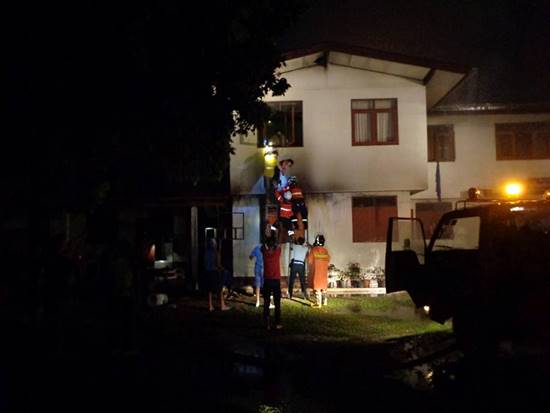 สลด ไฟไหม้หอพักโรงเรียนพิทักษ์เกียรติวิทยา เชียงราย ตาย 17 ศพ สลด ไฟไหม้หอพักโรงเรียนพิทักษ์เกียรติวิทยา เชียงราย ตาย 17 ศพ