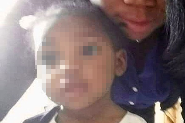 เด็กน้อยถูกพบเป็นศพในบ้านสุดรก เด็กน้อยถูกพบเป็นศพในบ้านสุดรก