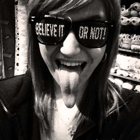 สาวมะกันลิ้นยาวเฟื้อยจนแตะเปลือกตาได้ เชื่อลิ้นยาวสุดในโลก สาวมะกันลิ้นยาวเฟื้อยจนแตะเปลือกตาได้ เชื่อลิ้นยาวสุดในโลก