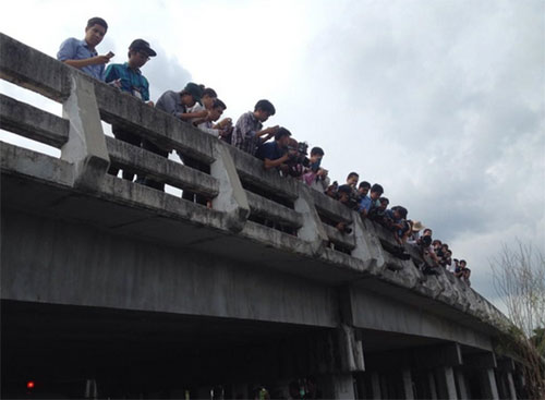 คุมตัว พรชนก กับสามี ทำแผนคดีฆ่าครูญี่ปุ่น โยชิโนริ คุมตัว พรชนก กับสามี ทำแผนคดีฆ่าครูญี่ปุ่น โยชิโนริ