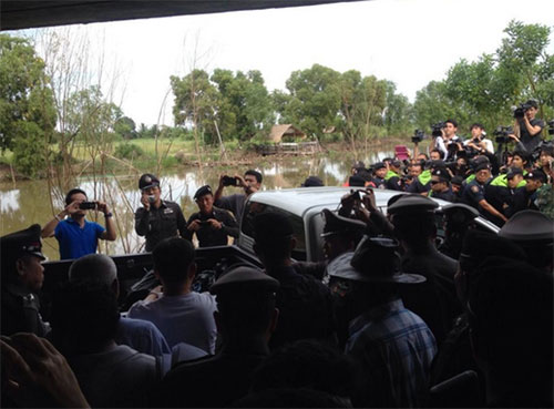 คุมตัว พรชนก กับสามี ทำแผนคดีฆ่าครูญี่ปุ่น โยชิโนริ คุมตัว พรชนก กับสามี ทำแผนคดีฆ่าครูญี่ปุ่น โยชิโนริ