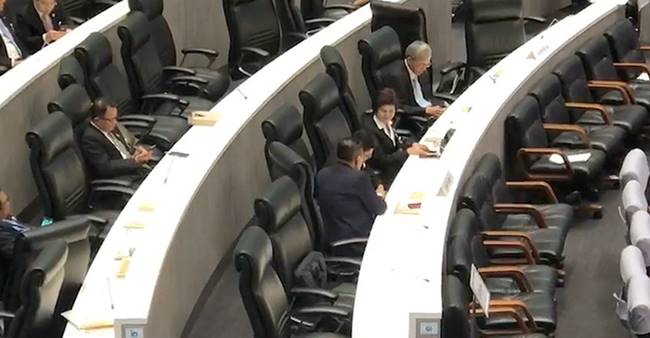 ศรีนวล บุญลือ ศรีนวล บุญลือ