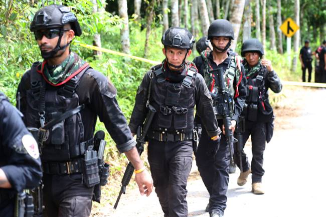 โจรใต้ยิง ชรบ.ยะลา โจรใต้ยิง ชรบ.ยะลา