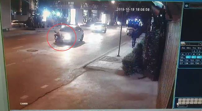 กระโดดให้รถชน กระโดดให้รถชน