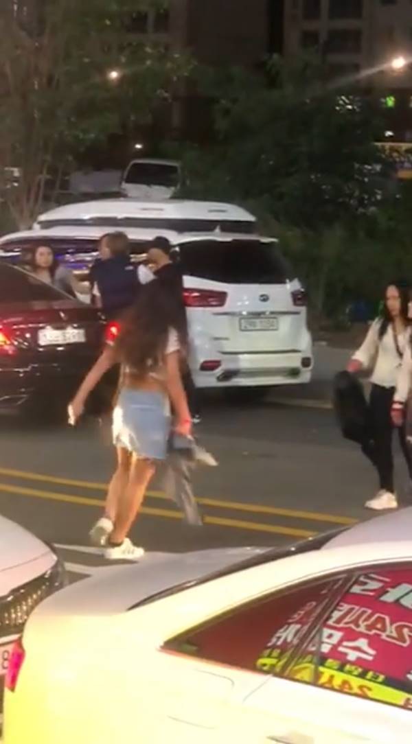 ผู้หญิงตบกัน ผู้หญิงตบกัน