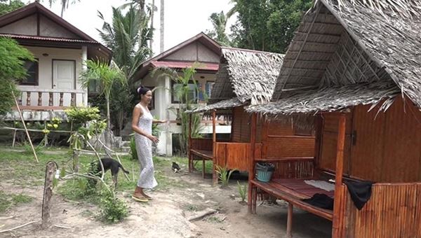 สาวเบลเยียมผูกคอตาย สาวเบลเยียมผูกคอตาย