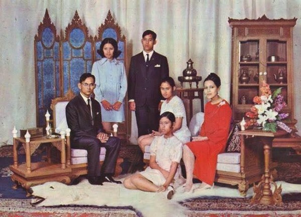 ในหลวง ร.9 และพระบรมวงศานุวงศ์ ในหลวง ร.9 และพระบรมวงศานุวงศ์