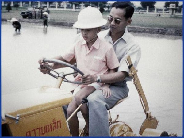 พระบาทสมเด็จพระเจ้าอยู่หัว พระบาทสมเด็จพระเจ้าอยู่หัว