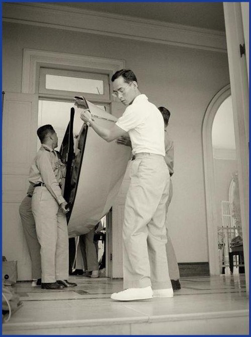 พระบาทสมเด็จพระเจ้าอยู่หัว พระบาทสมเด็จพระเจ้าอยู่หัว