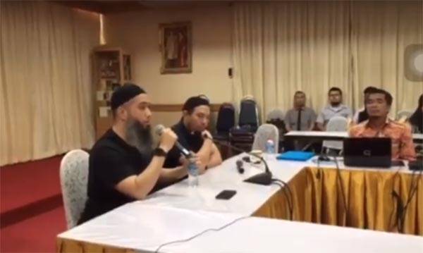 โต ซิลลี่ ฟูลส์ โต ซิลลี่ ฟูลส์