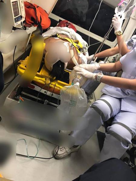 เก๋งขาวขับขวางรถพยาบาล เก๋งขาวขับขวางรถพยาบาล