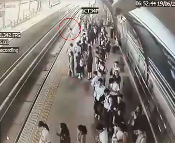 ตกรางรถไฟฟ้าแอร์พอร์ต เรล ลิงก์ ตกรางรถไฟฟ้าแอร์พอร์ต เรล ลิงก์