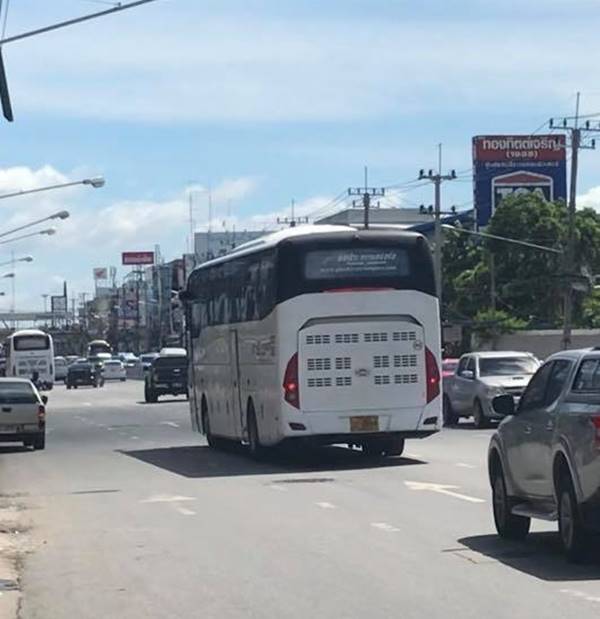 ตำรวจยิงปืนสกัดกระบะ ตำรวจยิงปืนสกัดกระบะ