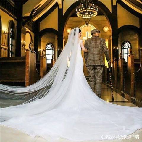 สาววัย 25 ถ่ายรูปแต่งงานคู่ปู่ วัย 87 สาววัย 25 ถ่ายรูปแต่งงานคู่ปู่ วัย 87