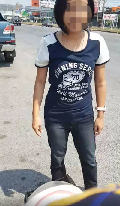 ครอบครัวกระบะรุมเอาเรื่องมอเตอร์ไซค์ ครอบครัวกระบะรุมเอาเรื่องมอเตอร์ไซค์