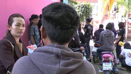 แก๊งแว้นเบิ้ลเครื่องสนั่นวัด แก๊งแว้นเบิ้ลเครื่องสนั่นวัด