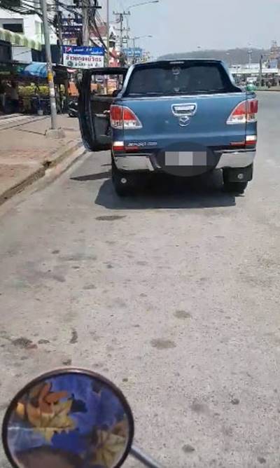 ครอบครัวกระบะรุมเอาเรื่องมอเตอร์ไซค์ ครอบครัวกระบะรุมเอาเรื่องมอเตอร์ไซค์