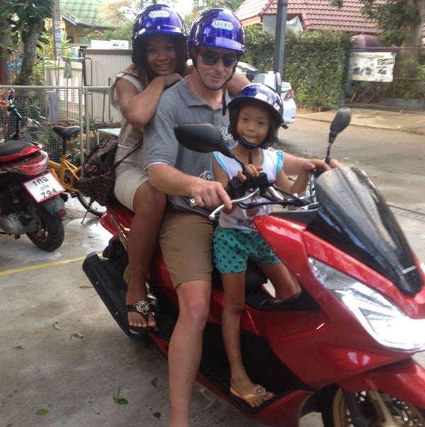 อีกด้านของชีวิตเมียฝรั่ง อีกด้านของชีวิตเมียฝรั่ง