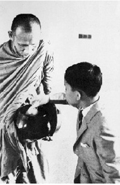 เรื่องเล่า ในหลวง ร.9 ที่มีต่อ สมเด็จพระบรมโอรสาธิราชฯ เรื่องเล่า ในหลวง ร.9 ที่มีต่อ สมเด็จพระบรมโอรสาธิราชฯ