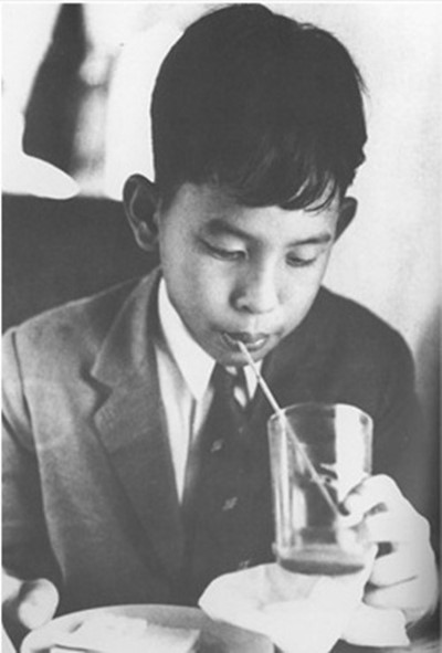 เรื่องเล่า ในหลวง ร.9 ที่มีต่อ สมเด็จพระบรมโอรสาธิราชฯ เรื่องเล่า ในหลวง ร.9 ที่มีต่อ สมเด็จพระบรมโอรสาธิราชฯ