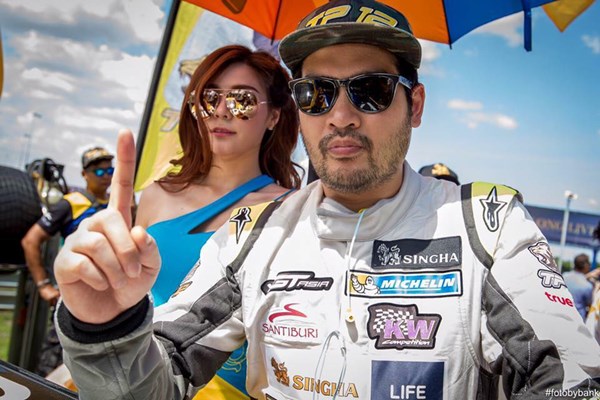 ต๊อด ปิติ คว้าแชมป์ GT ASIA 2016 ต๊อด ปิติ คว้าแชมป์ GT ASIA 2016