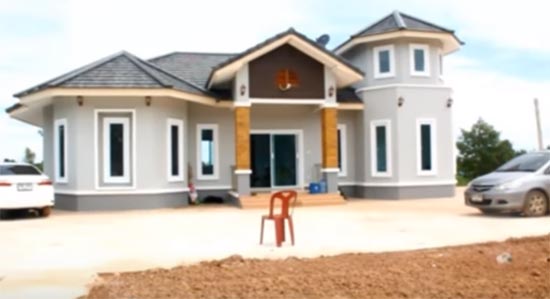 รปภ. ถูกหวย 30 ล้าน รปภ. ถูกหวย 30 ล้าน