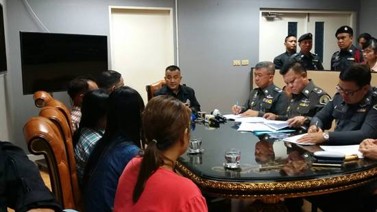 สองตายายเก็บเห็ด ร้อง ศรีวราห์ ขอคุ้มครองความปลอดภัยก่อนศาลพิพากษา 2 พ.ค. สองตายายเก็บเห็ด ร้อง ศรีวราห์ ขอคุ้มครองความปลอดภัยก่อนศาลพิพากษา 2 พ.ค.