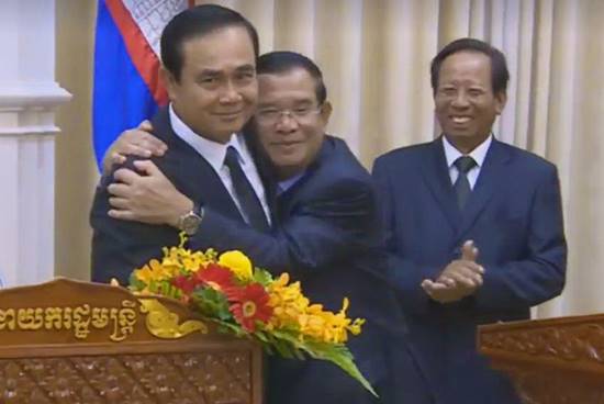 ฮุน เซน โผกอด บิ๊กตู่ ฮุน เซน โผกอด บิ๊กตู่