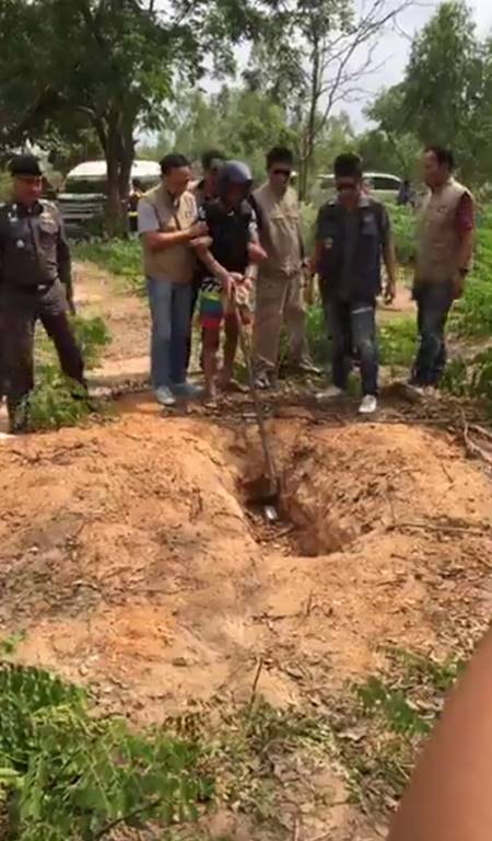 คุม ไอ้น็อต ทำแผนคดีน้องรัน สารภาพลวงมาหวังชิงรถ เข้าห้องปุ๊บ-แทงไม่ยั้ง คุม ไอ้น็อต ทำแผนคดีน้องรัน สารภาพลวงมาหวังชิงรถ เข้าห้องปุ๊บ-แทงไม่ยั้ง