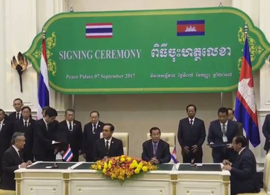 ฮุน เซน โผกอด บิ๊กตู่ ฮุน เซน โผกอด บิ๊กตู่