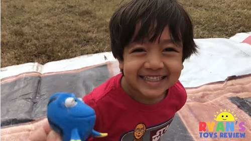 หนุ่มน้อย 6 ขวบ ทำคลิปรีวิวของเล่นลงยูทูบ หนุ่มน้อย 6 ขวบ ทำคลิปรีวิวของเล่นลงยูทูบ