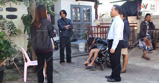 ครูทำโทษเด็กลุกนั่ง 180 ครั้ง จนเดินไม่ได้ ครูทำโทษเด็กลุกนั่ง 180 ครั้ง จนเดินไม่ได้