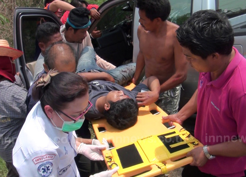 ว่าที่เจ้าสาวขับรถไปแจกการ์ดแต่งงาน เกิดเสียหลักประสานงารถกระบะกลางทาง ว่าที่เจ้าสาวขับรถไปแจกการ์ดแต่งงาน เกิดเสียหลักประสานงารถกระบะกลางทาง