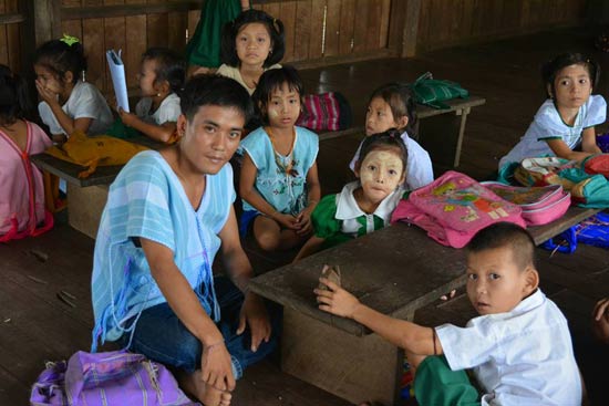 เผยภาพปัจจุบัน ลูเธอร์ ฮะตู แฝดลิ้นดำ ผู้นำกองกำลังก๊อดอาร์มี่ เผยภาพปัจจุบัน ลูเธอร์ ฮะตู แฝดลิ้นดำ ผู้นำกองกำลังก๊อดอาร์มี่