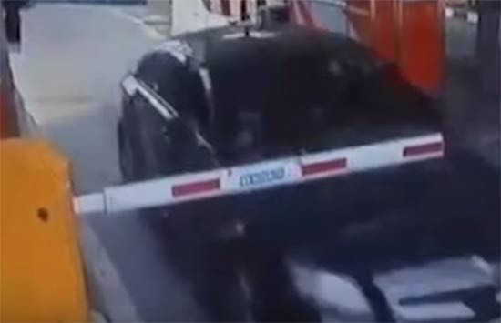 เผยแล้ว! คลิป #เบนซ์ดำ แหกด่านทางด่วนพระราม 4 เผยแล้ว! คลิป #เบนซ์ดำ แหกด่านทางด่วนพระราม 4