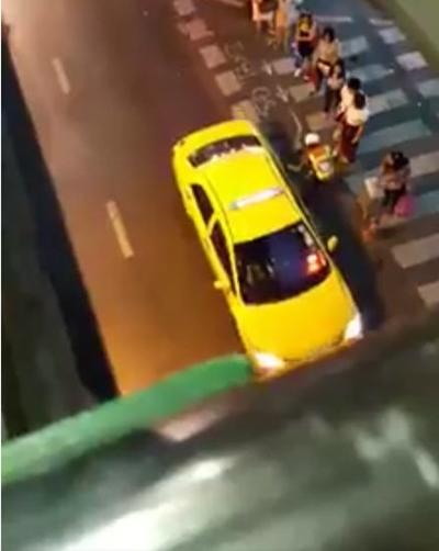 คลิปตำรวจดีช่วยโบกรถ คลิปตำรวจดีช่วยโบกรถ