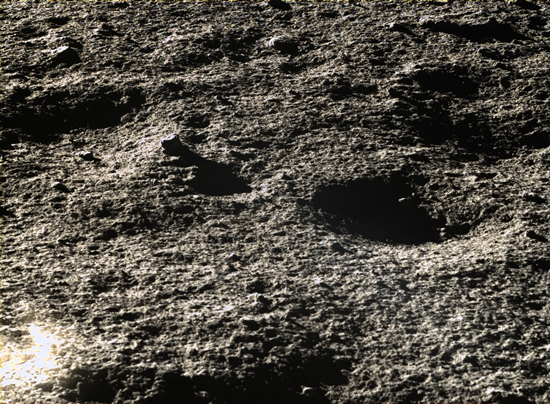 จีนอวดภาพพื้นผิวดวงจันทร์นับพันภาพ จีนอวดภาพพื้นผิวดวงจันทร์นับพันภาพ