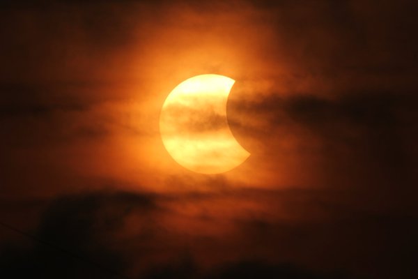 ประมวลภาพปรากฏการณ์ตืนตา สุริยุปราคา 9 มีนาคม 2559 ประมวลภาพปรากฏการณ์ตืนตา สุริยุปราคา 9 มีนาคม 2559