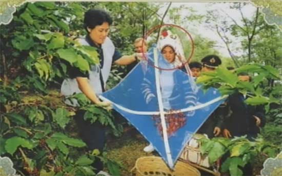 ประกาศตามหา 7 บุคคลในภาพ ถวายงานใกล้ชิด สมเด็จพระเทพฯ ประกาศตามหา 7 บุคคลในภาพ ถวายงานใกล้ชิด สมเด็จพระเทพฯ