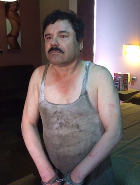 เอล ชาโป ราชันค้ายาระดับโลกถูกจับอีกครั้ง หลังขุดอุโมงค์แหกคุก 6 เดือนก่อน เอล ชาโป ราชันค้ายาระดับโลกถูกจับอีกครั้ง หลังขุดอุโมงค์แหกคุก 6 เดือนก่อน