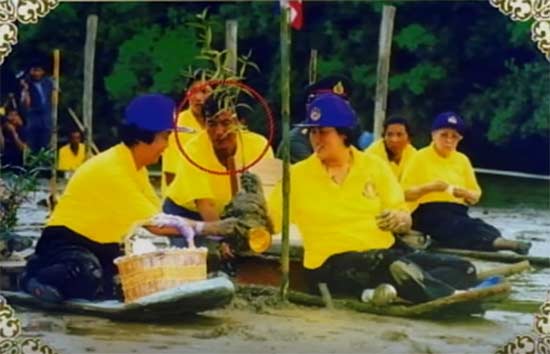 ประกาศตามหา 7 บุคคลในภาพ ถวายงานใกล้ชิด สมเด็จพระเทพฯ ประกาศตามหา 7 บุคคลในภาพ ถวายงานใกล้ชิด สมเด็จพระเทพฯ