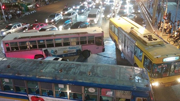 ค่าผ่านทาง ค่าผ่านทาง