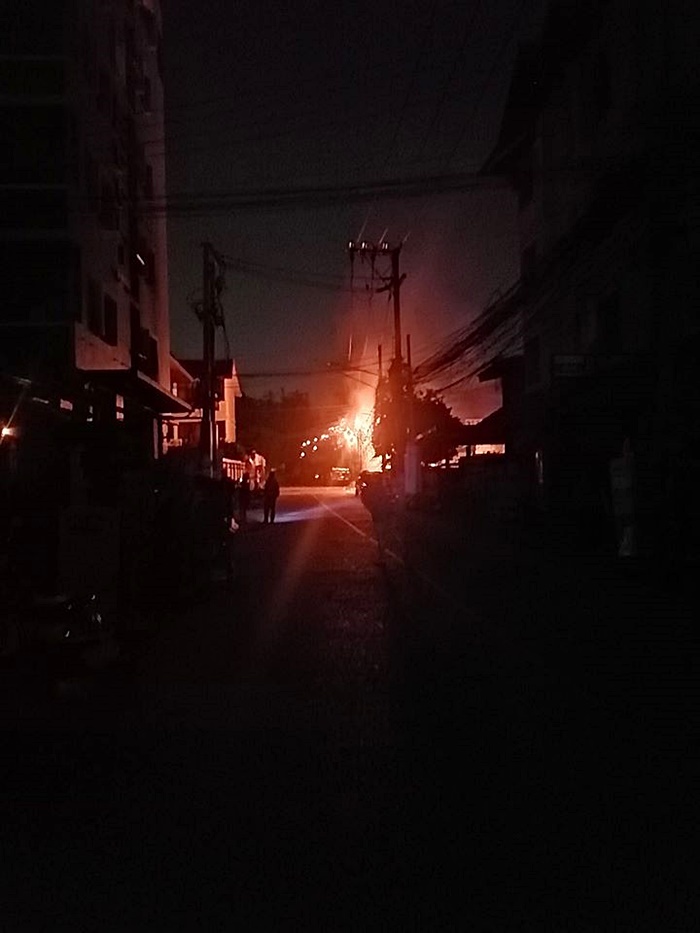 โคมลอย โคมลอย