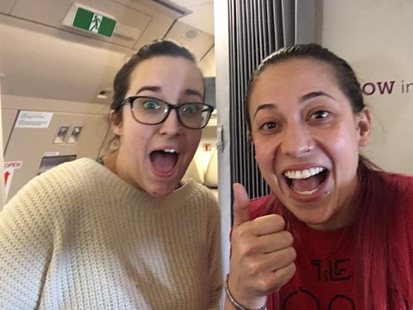 นักบินแชร์ภาพถ่ายเซลฟี่กับ 2 ผู้โดยสาร นักบินแชร์ภาพถ่ายเซลฟี่กับ 2 ผู้โดยสาร