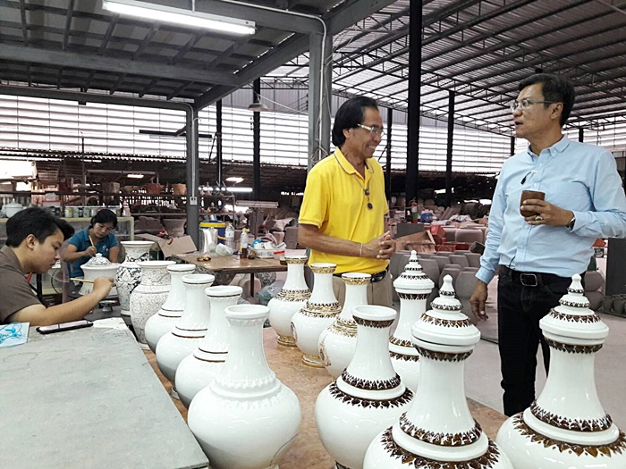 คนโทใส่น้ำศักดิ์สิทธิ์ คนโทใส่น้ำศักดิ์สิทธิ์