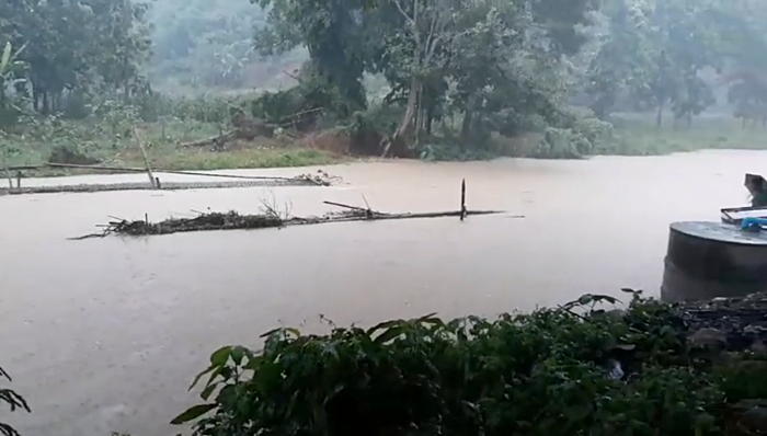 น้ำป่าซัดสะพาน น้ำป่าซัดสะพาน